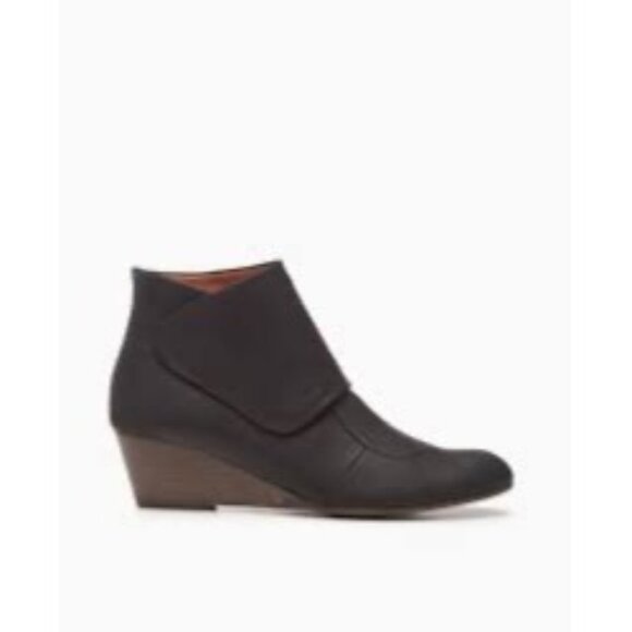 Coclico Kiera Black Wedge Leather Bootie‎ Size 37
